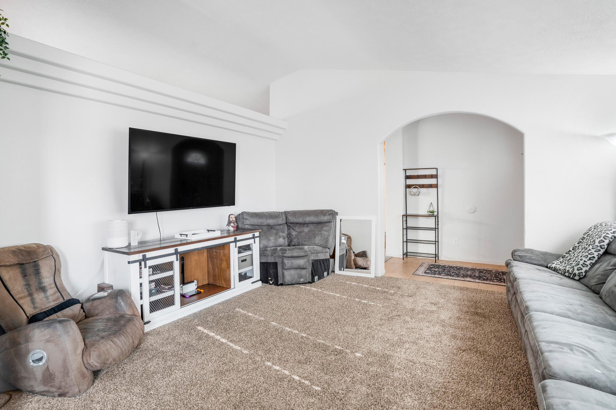 COTTAM BENCH - Residential