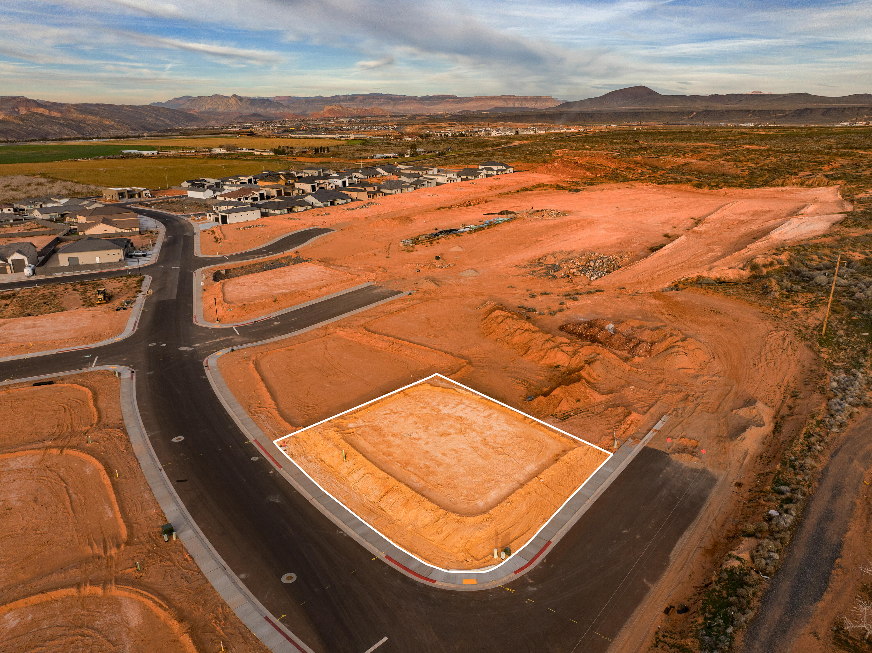 SAND HOLLOW VILLAGE - Land