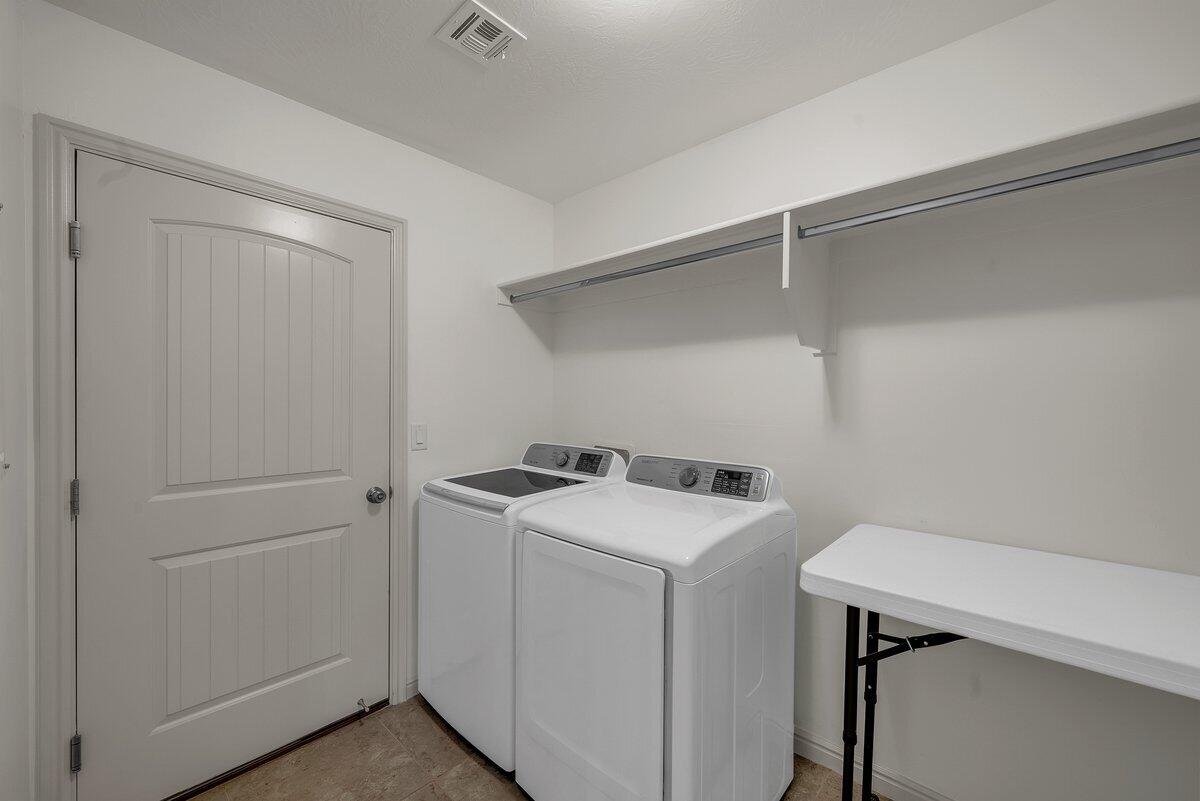 PEREGRINE POINTE - Residential