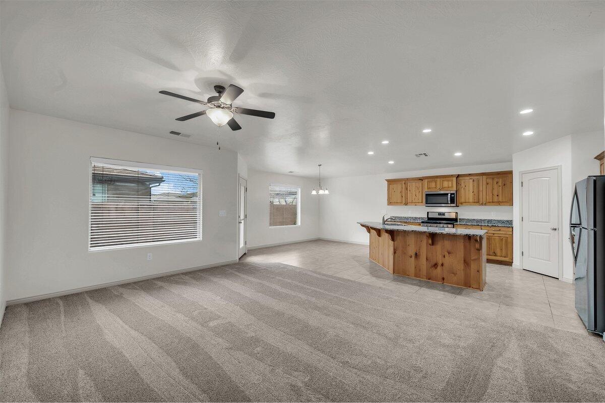 PEREGRINE POINTE - Residential