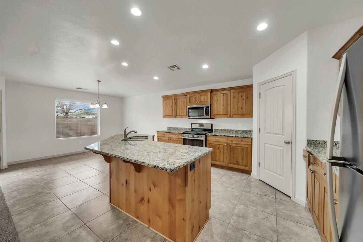 PEREGRINE POINTE - Residential