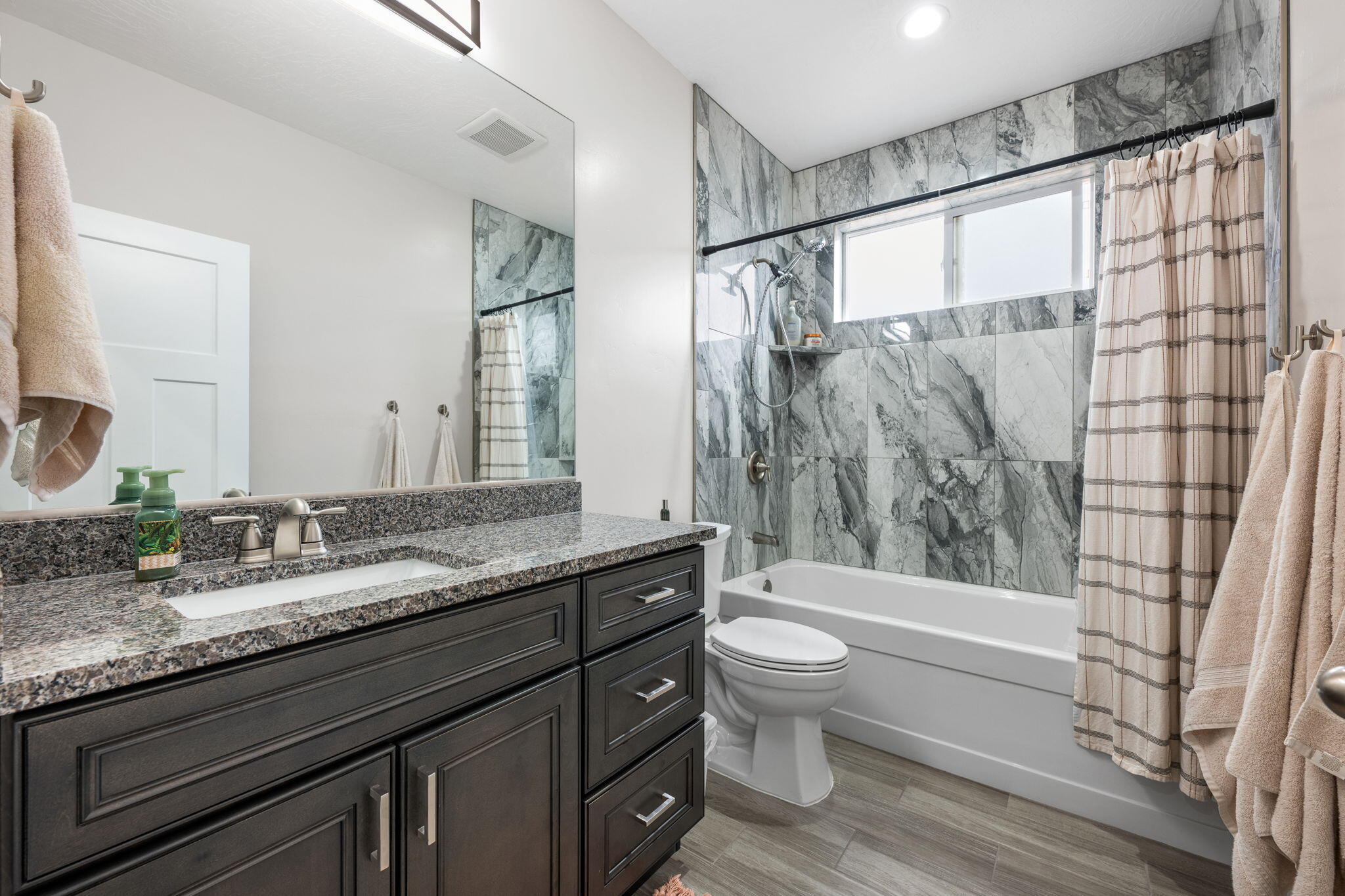 SANTA CLARA TOWNSITE AND FIELD - Residential