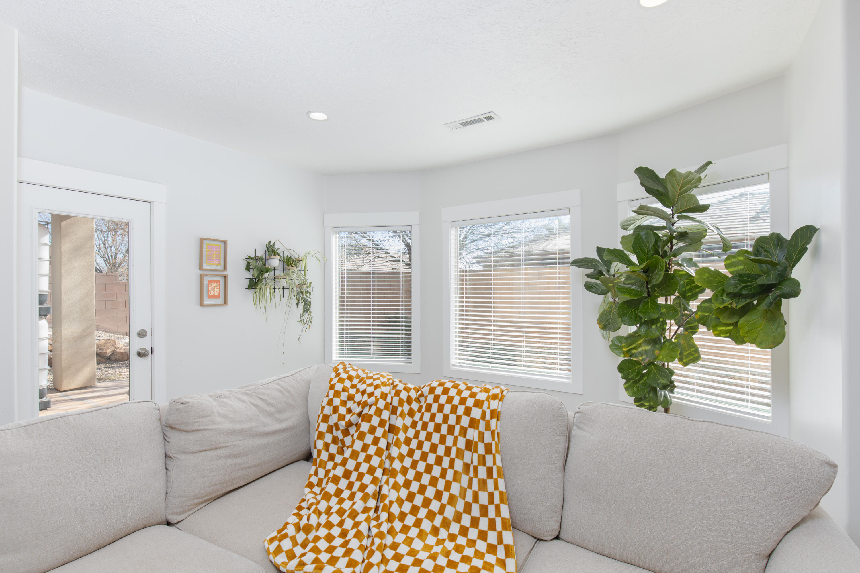 SOUTH POINTE - Residential