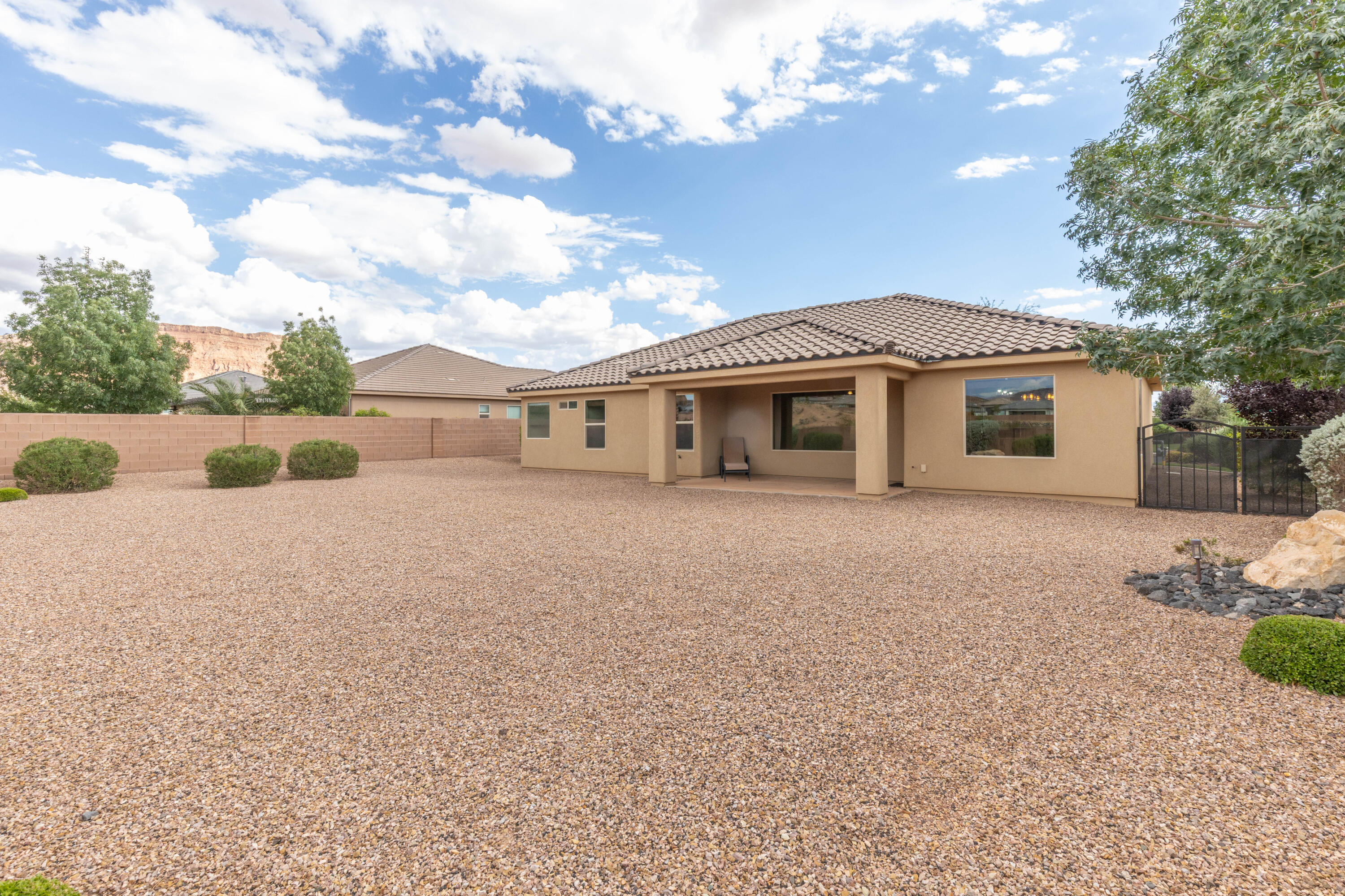 SUGAR PLUM IN THE FIELDS - Residential