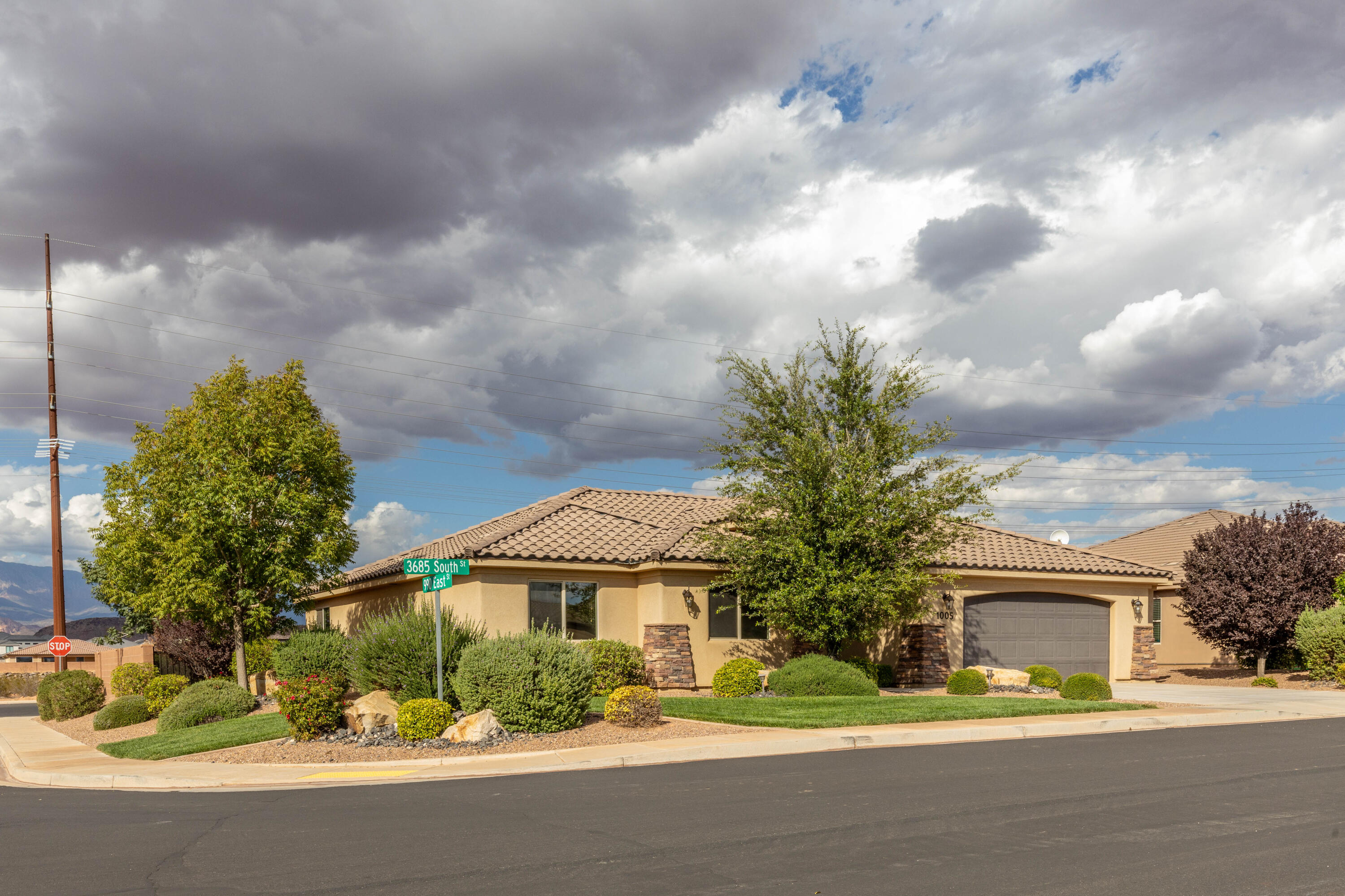 SUGAR PLUM IN THE FIELDS - Residential