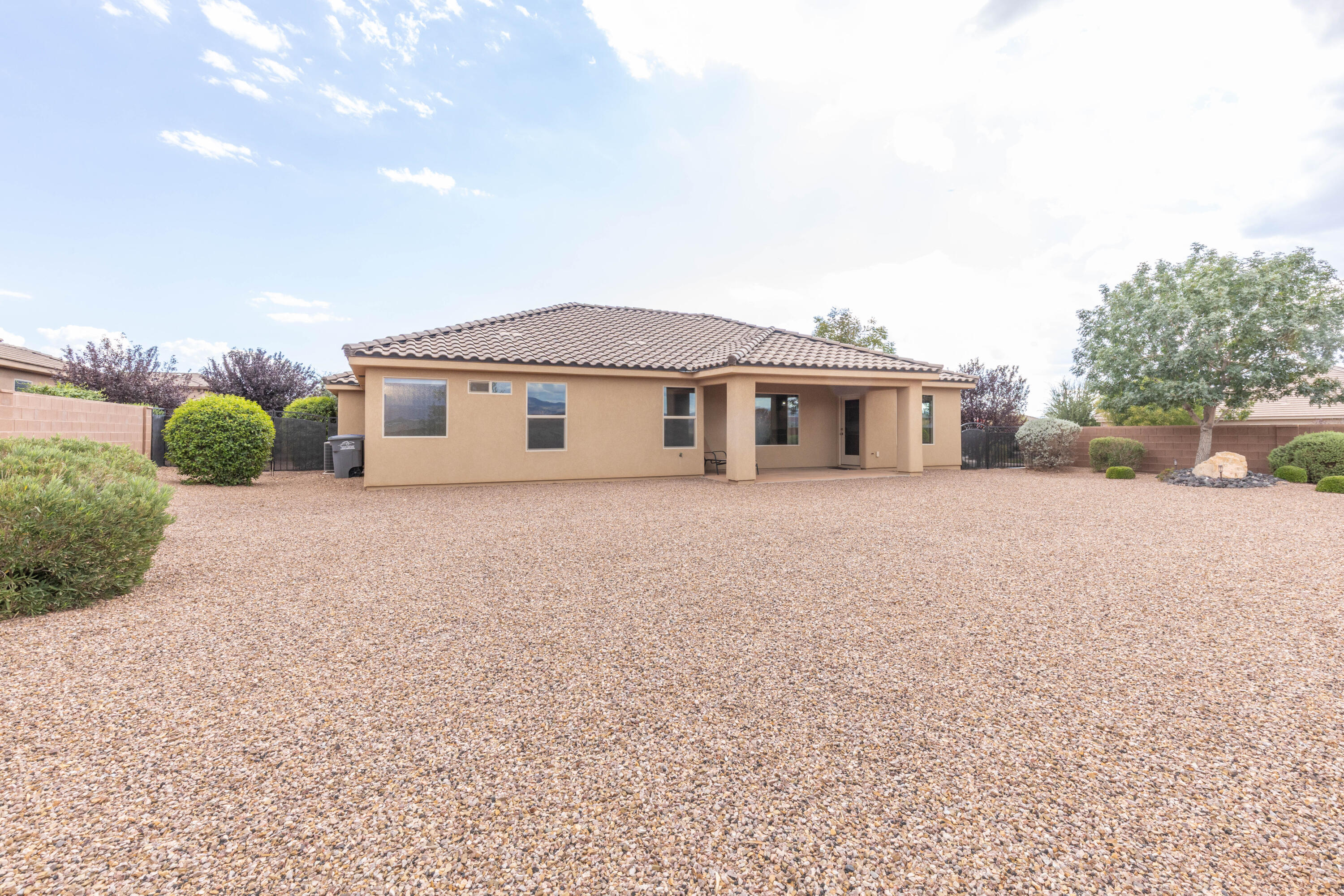 SUGAR PLUM IN THE FIELDS - Residential