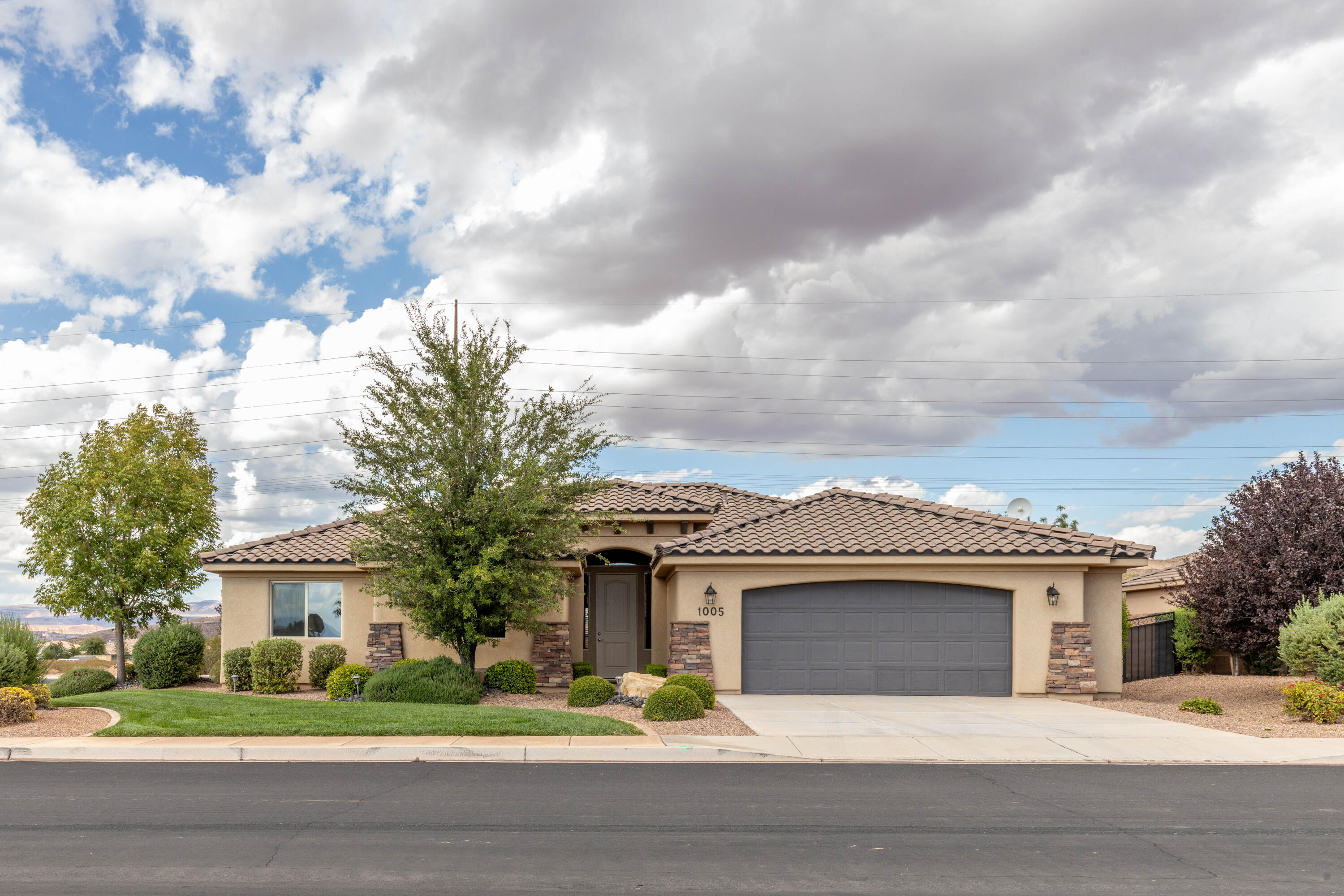 SUGAR PLUM IN THE FIELDS - Residential