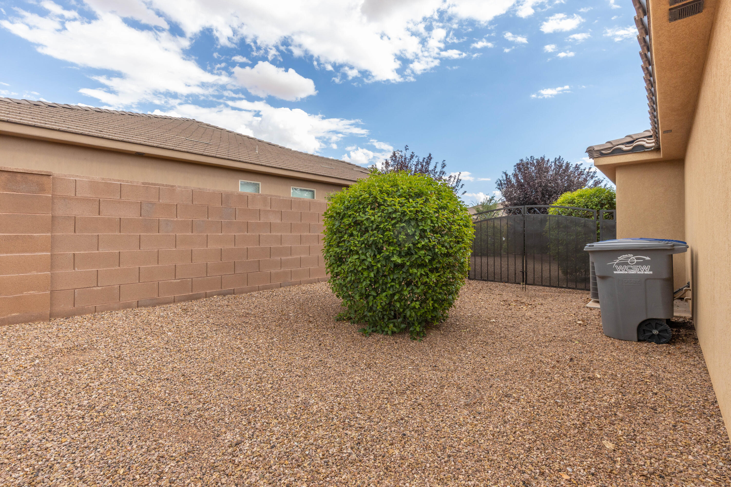 SUGAR PLUM IN THE FIELDS - Residential