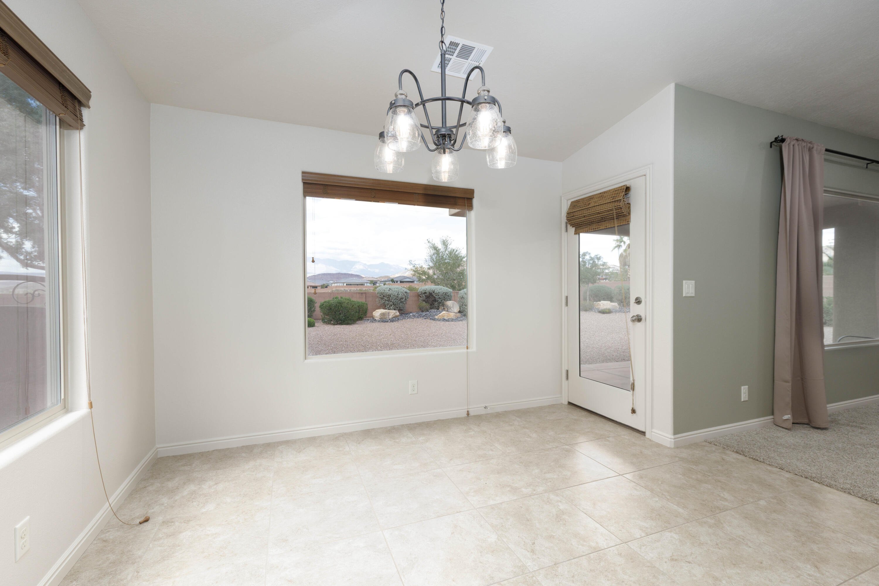 SUGAR PLUM IN THE FIELDS - Residential