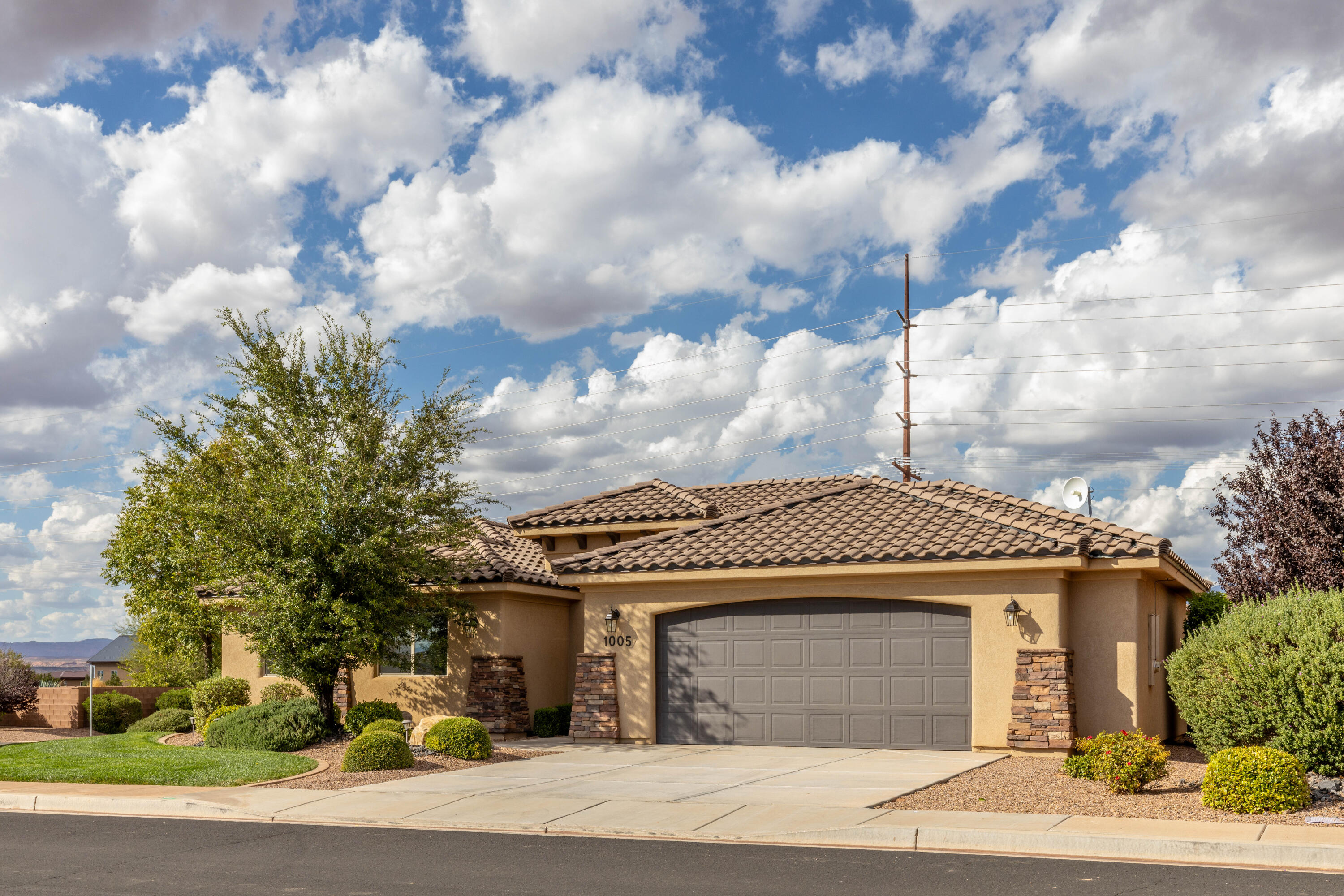 SUGAR PLUM IN THE FIELDS - Residential