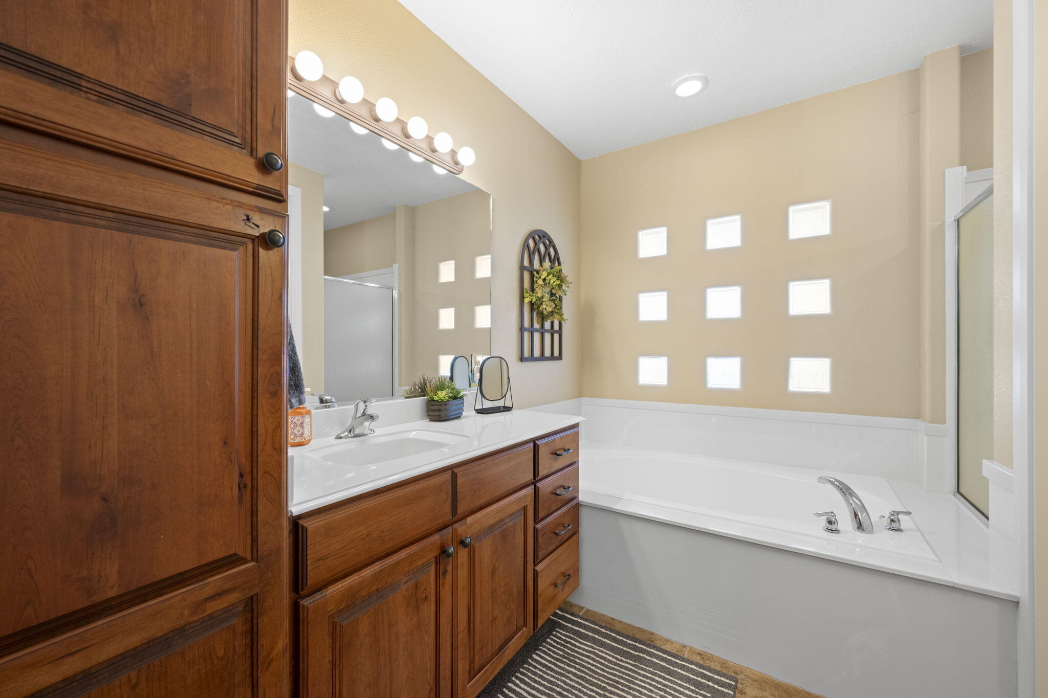 BLACKROCK CONDOS AT STONEBRIDGE - Residential