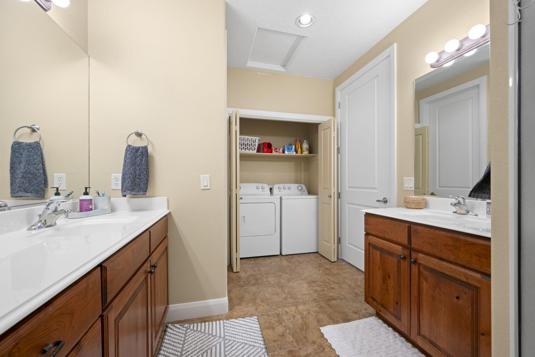 BLACKROCK CONDOS AT STONEBRIDGE - Residential