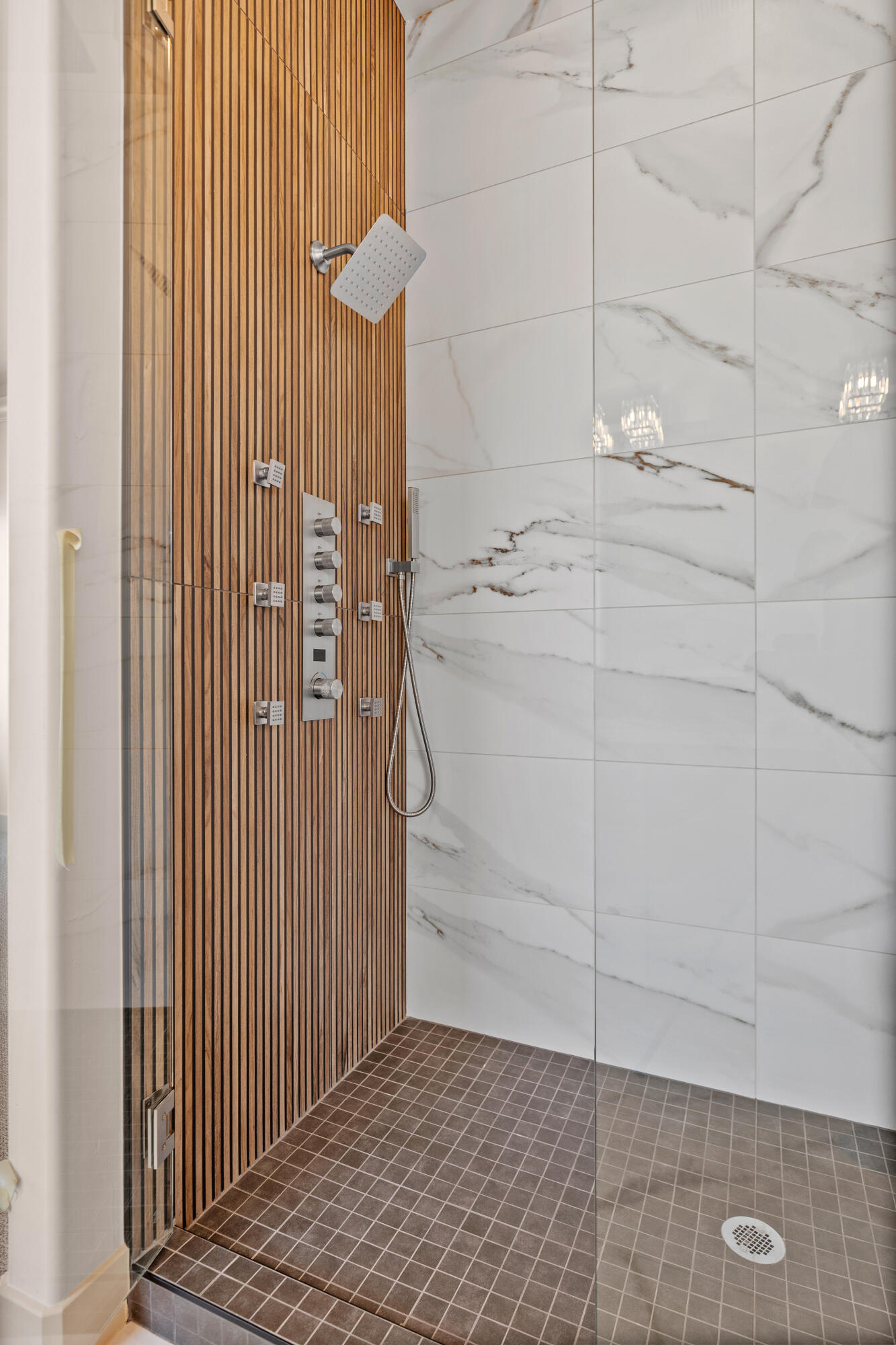 HILLSIDE ESTATES - Residential