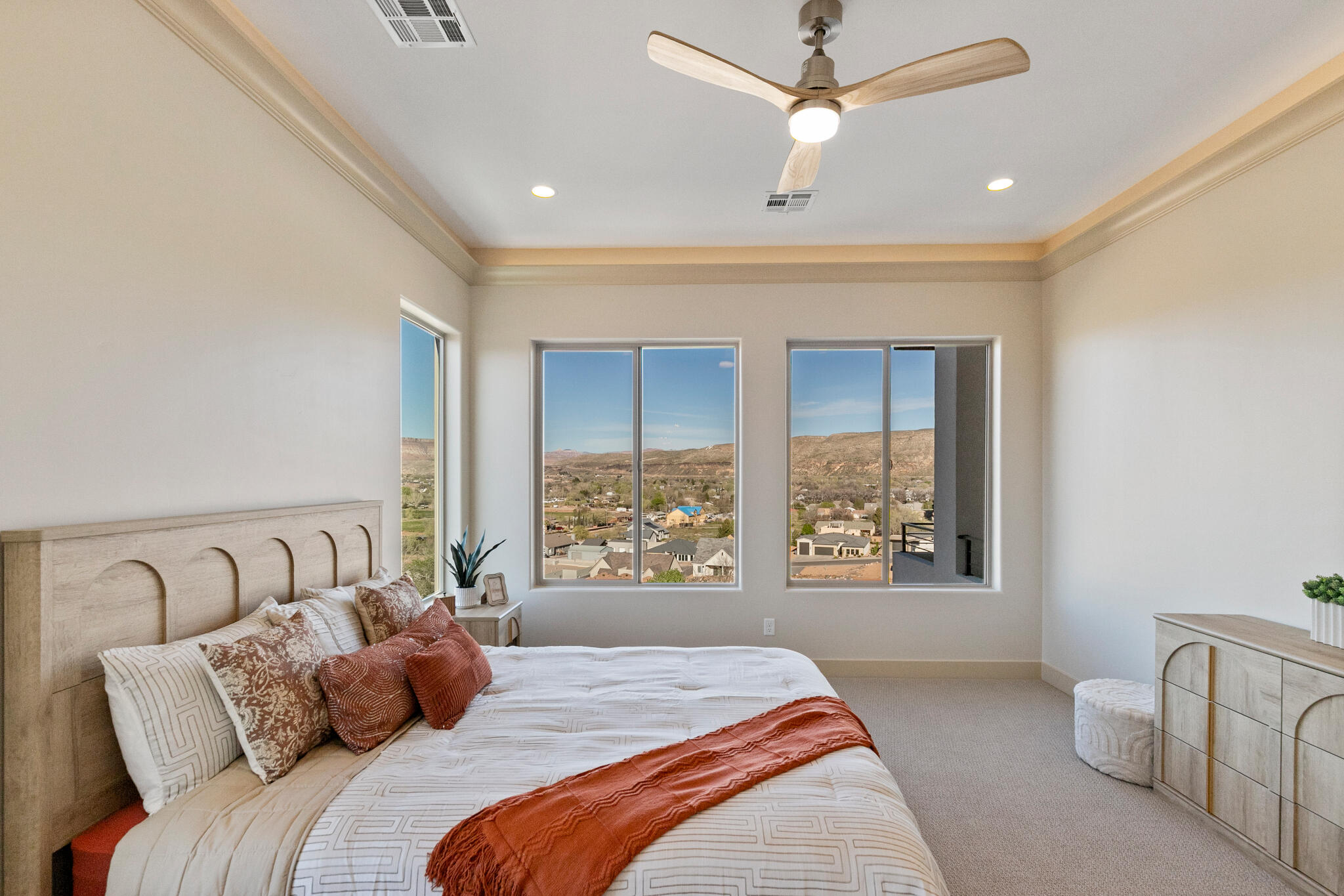 HILLSIDE ESTATES - Residential