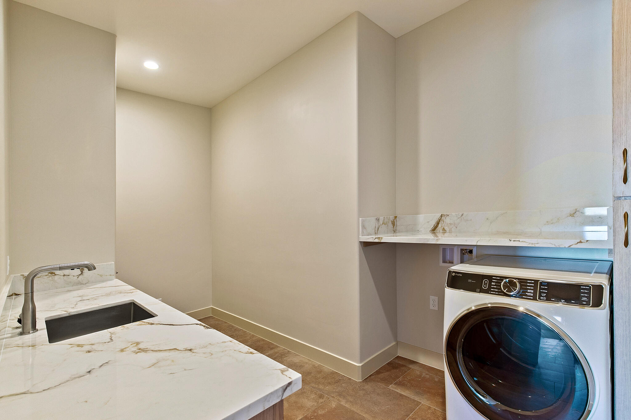 HILLSIDE ESTATES - Residential