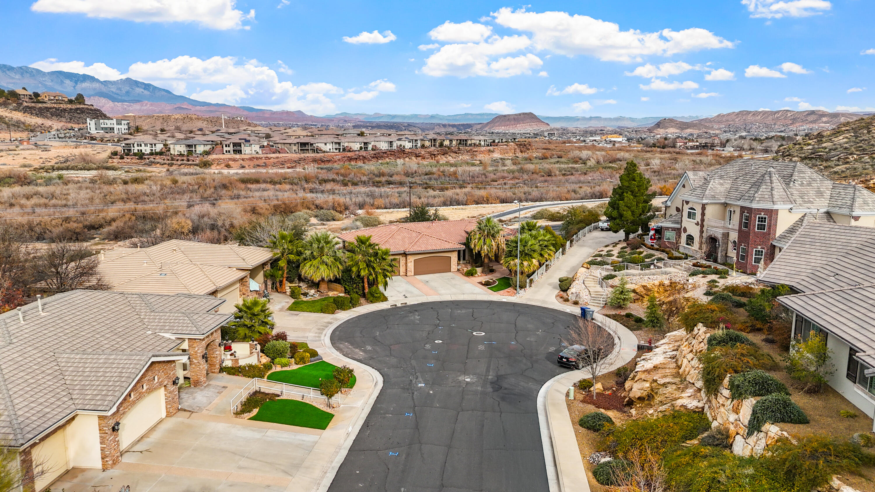 BOULDERS - Residential