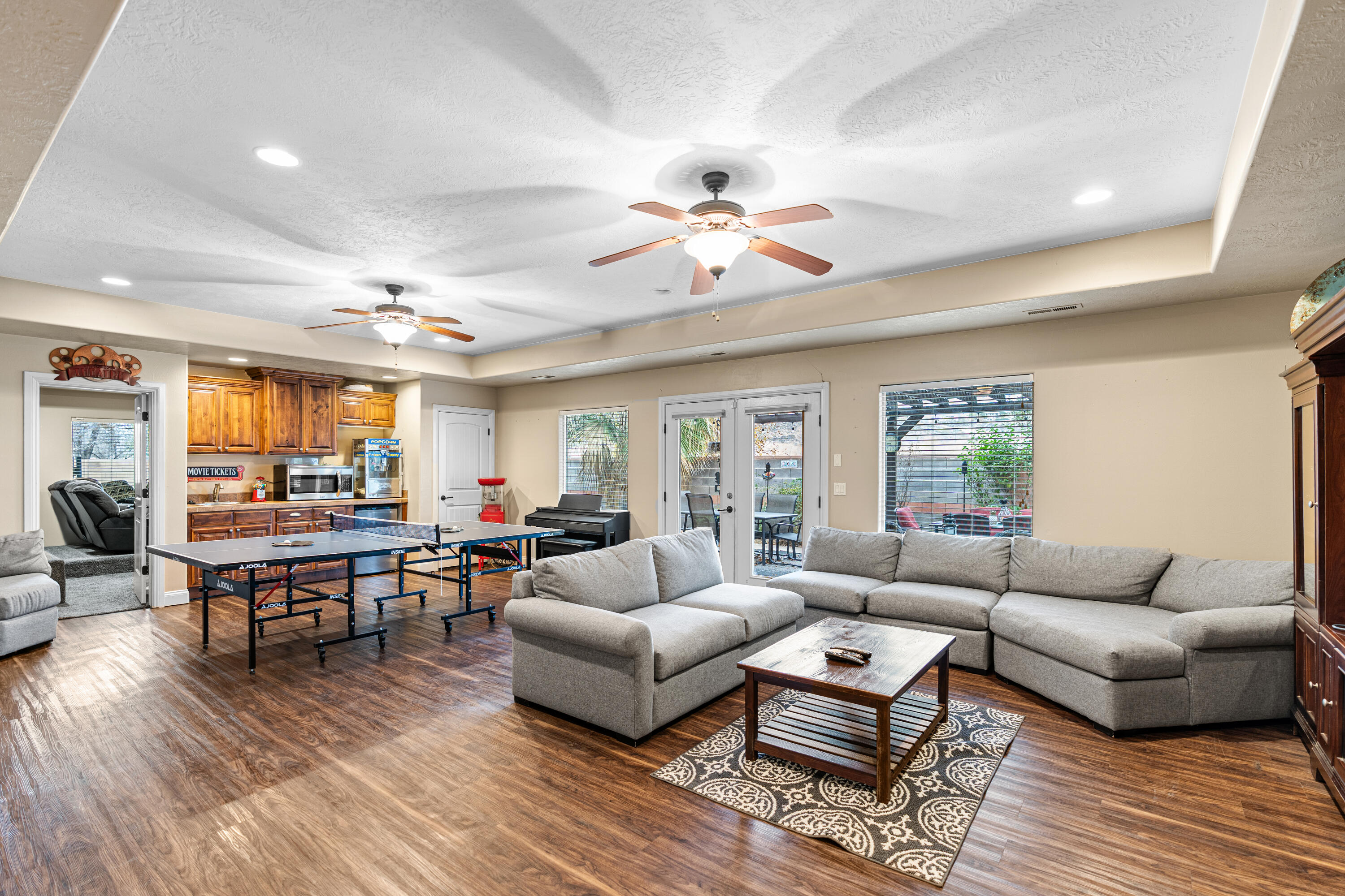 BOULDERS - Residential