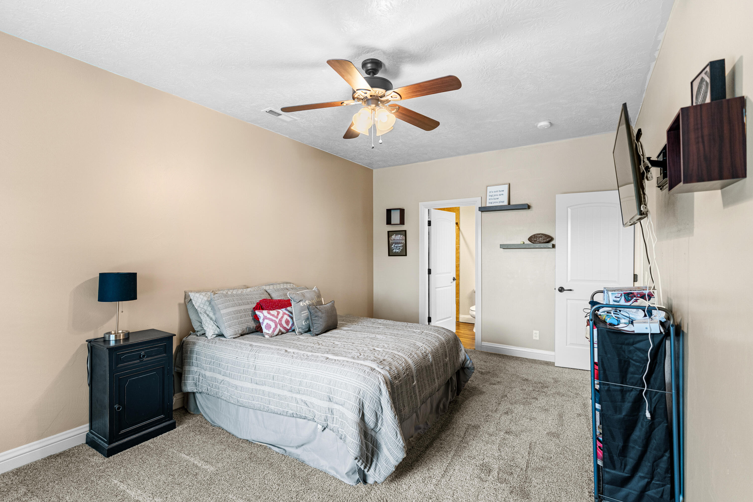 BOULDERS - Residential