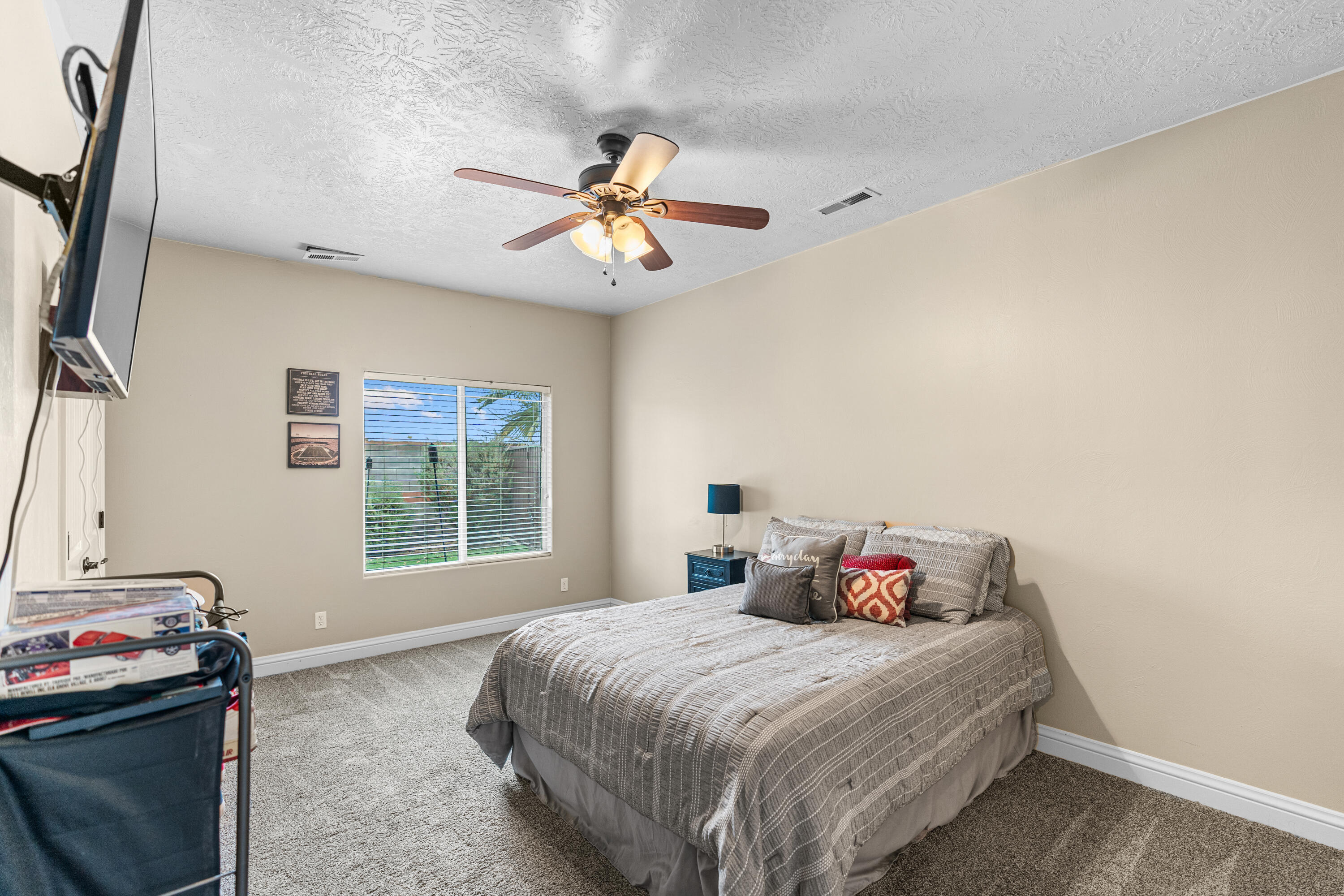 BOULDERS - Residential