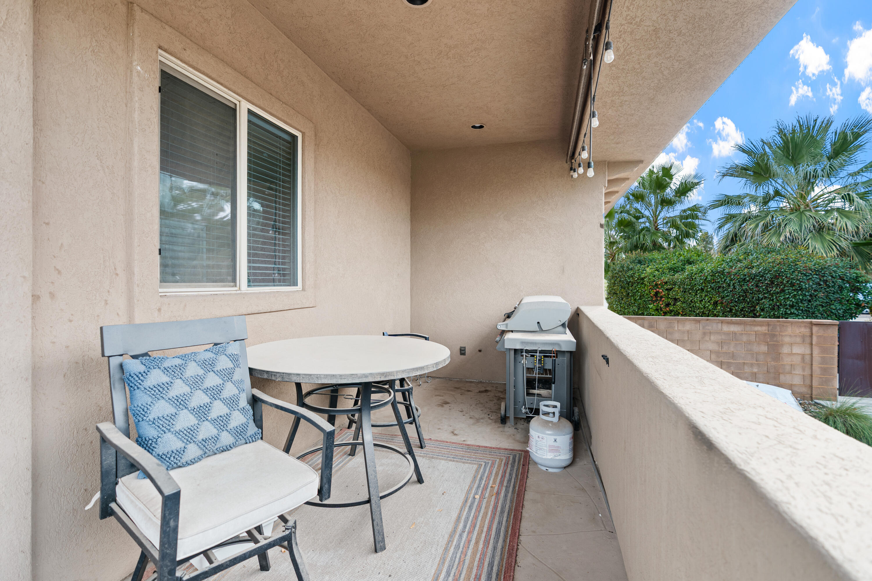 BOULDERS - Residential