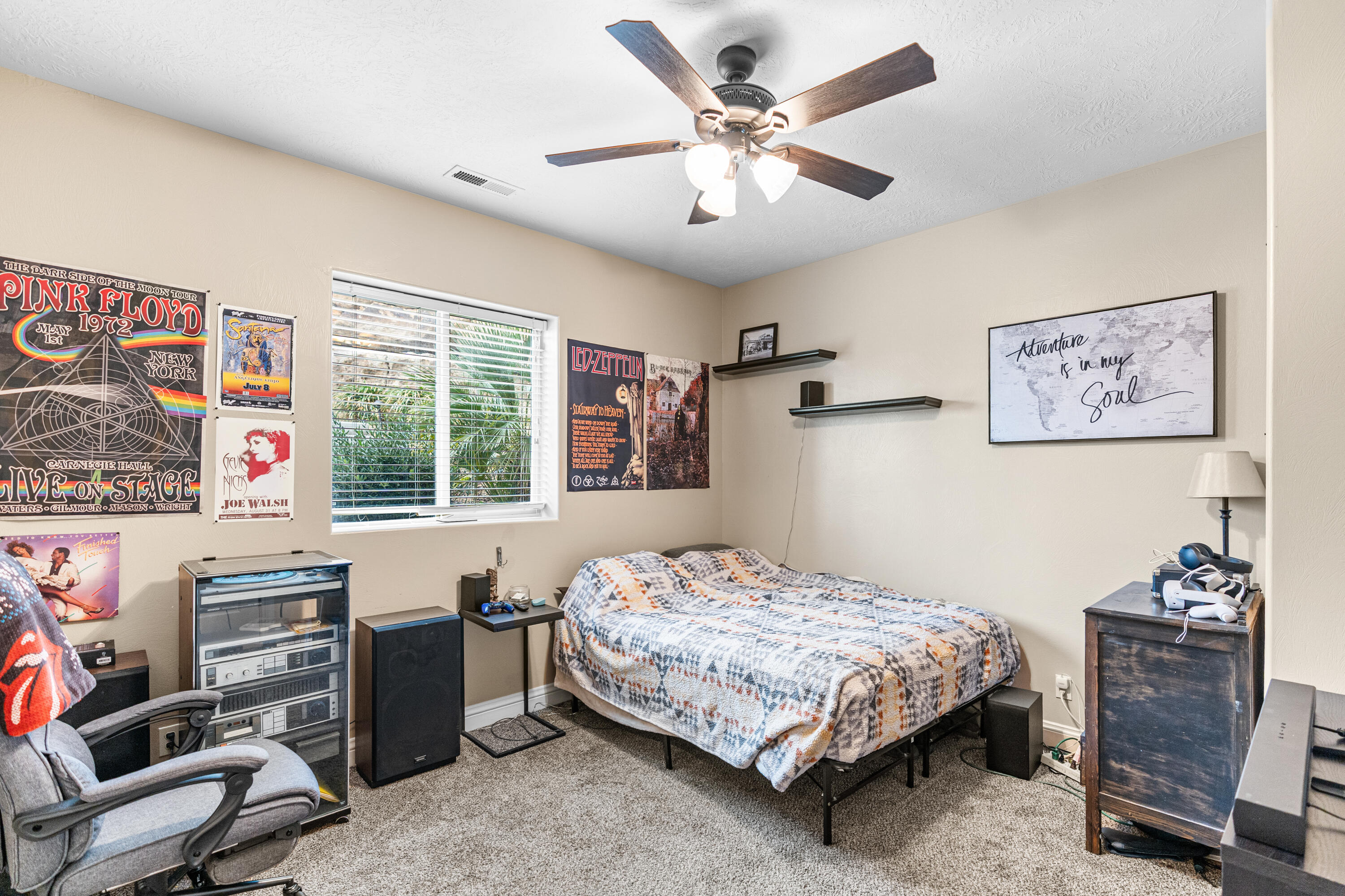 BOULDERS - Residential