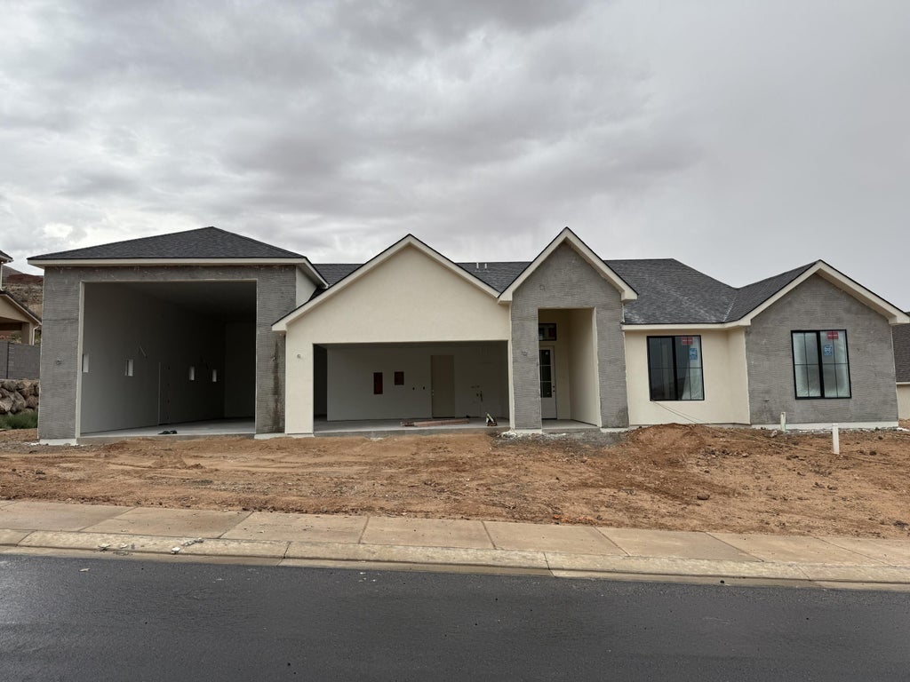 Photo of 1007 W Rock View DR, Hurricane, UT 84737 (MLS # 26-276346)