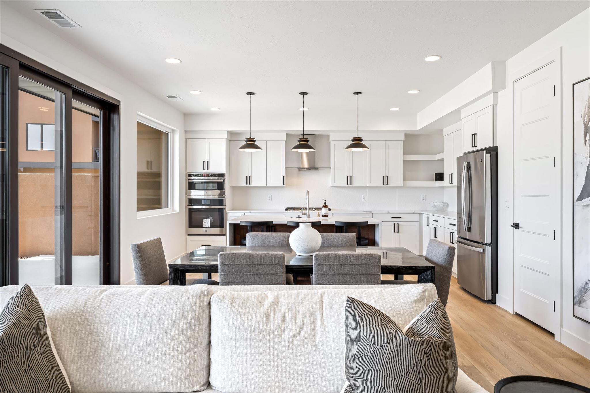 LEDGES OF SG HILLCREST - Residential