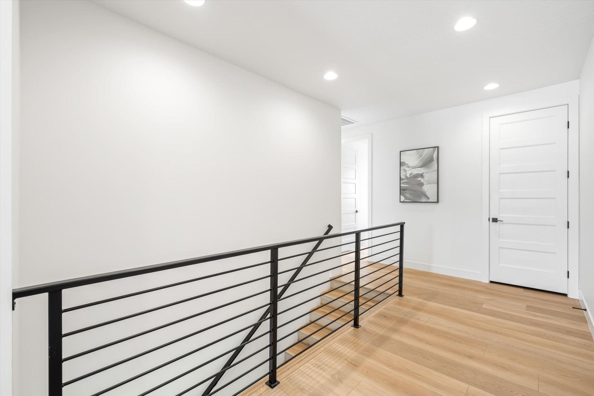 LEDGES OF SG HILLCREST - Residential
