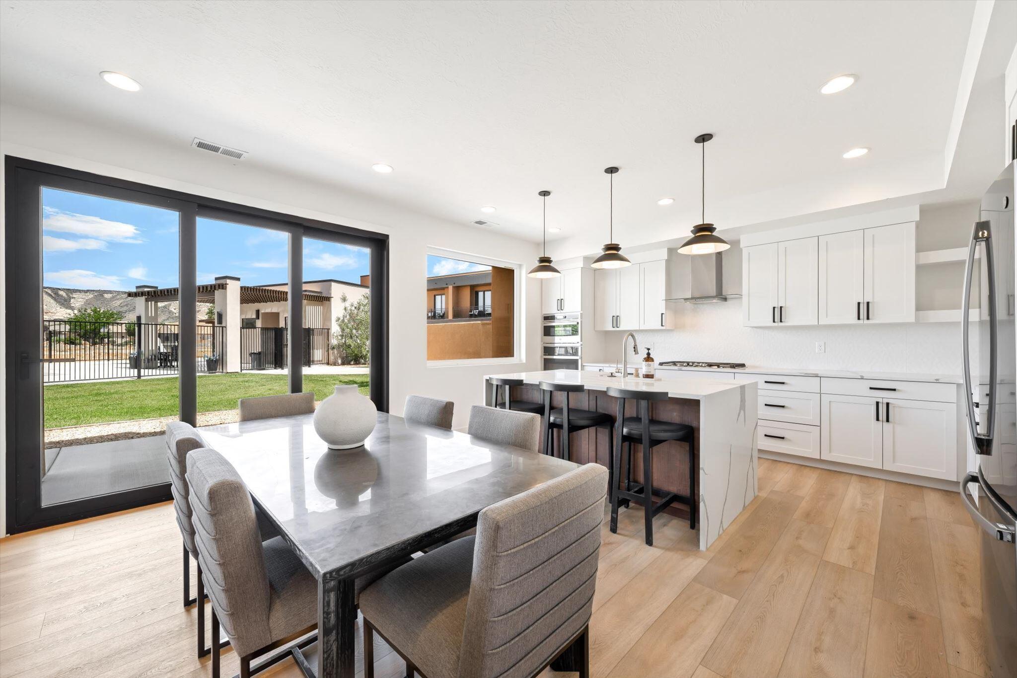 LEDGES OF SG HILLCREST - Residential