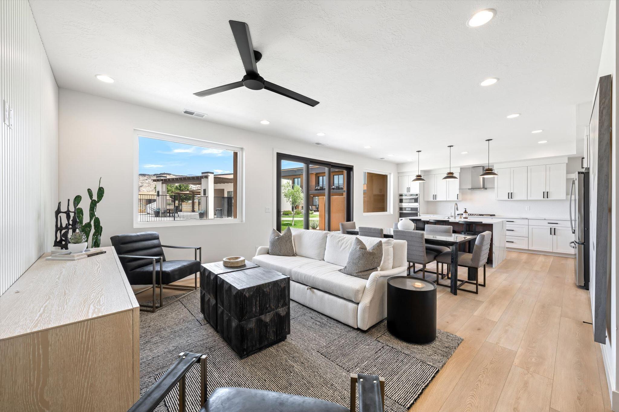 LEDGES OF SG HILLCREST - Residential