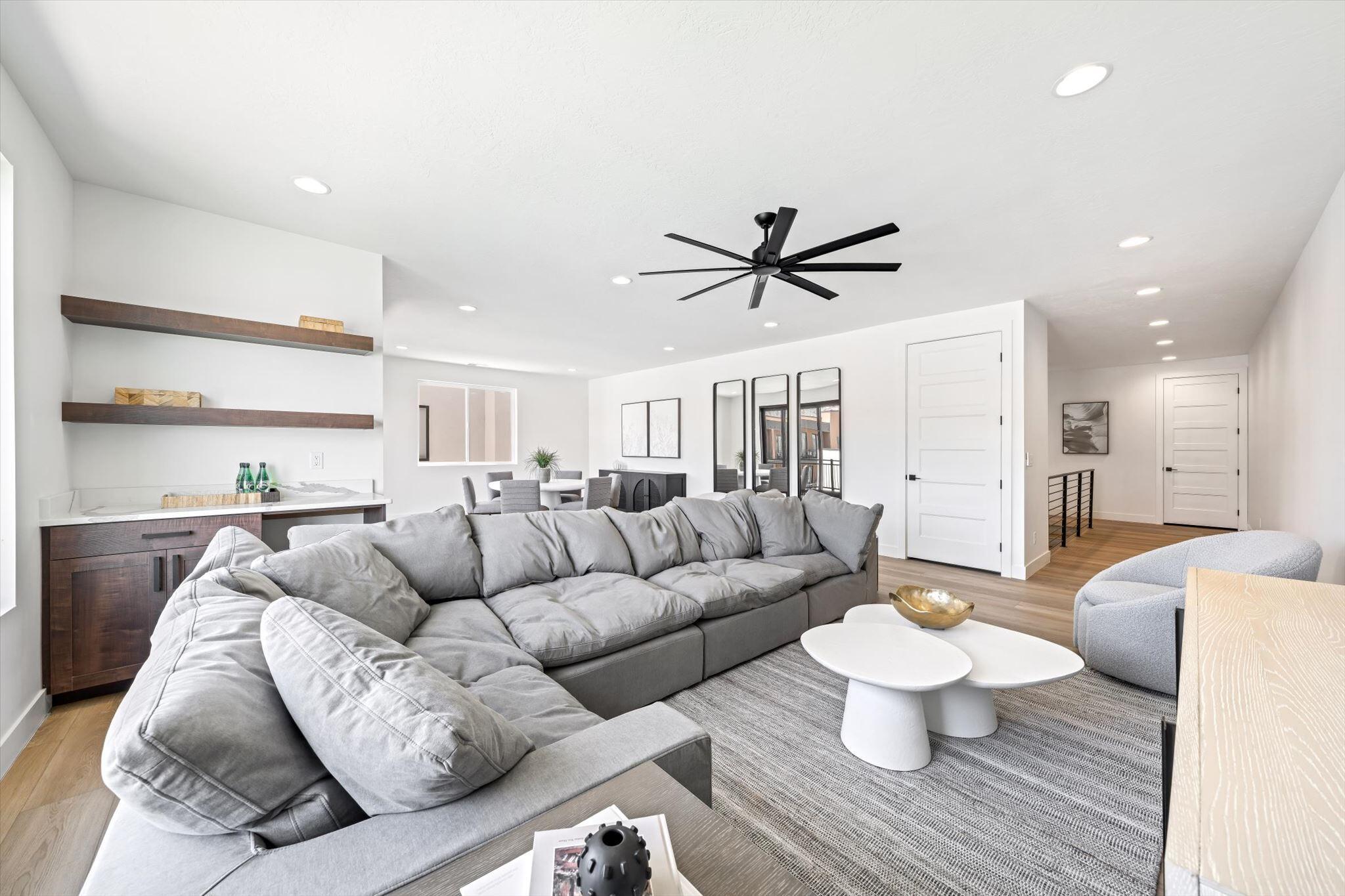 LEDGES OF SG HILLCREST - Residential