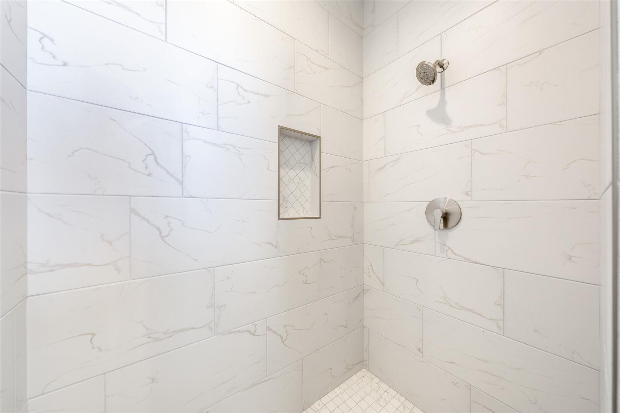 LEDGES OF SG HILLCREST - Residential
