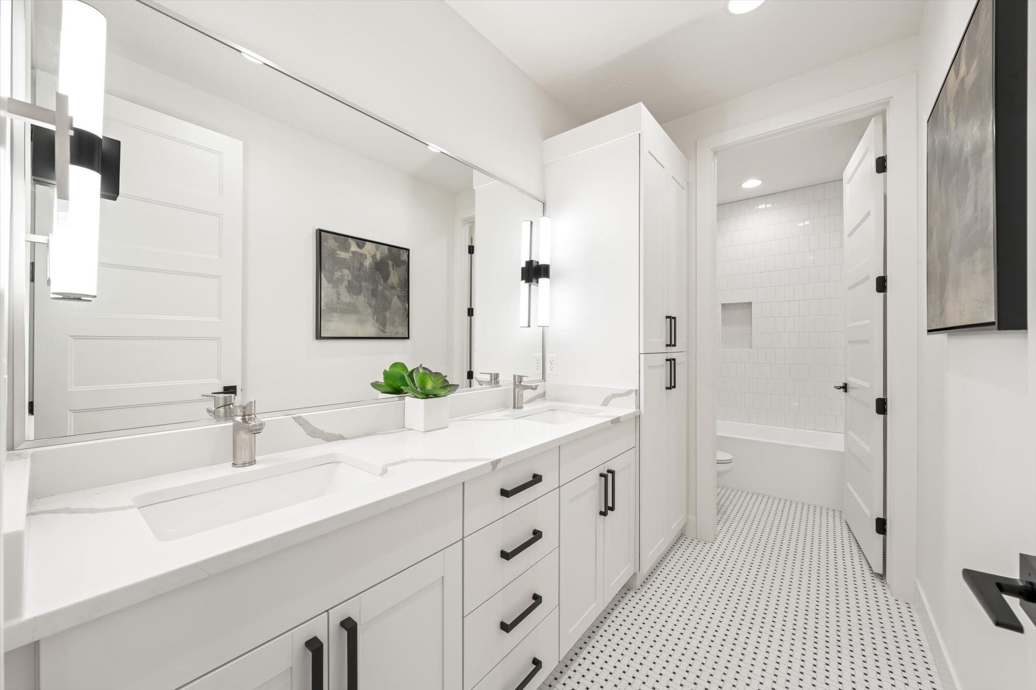 LEDGES OF SG HILLCREST - Residential