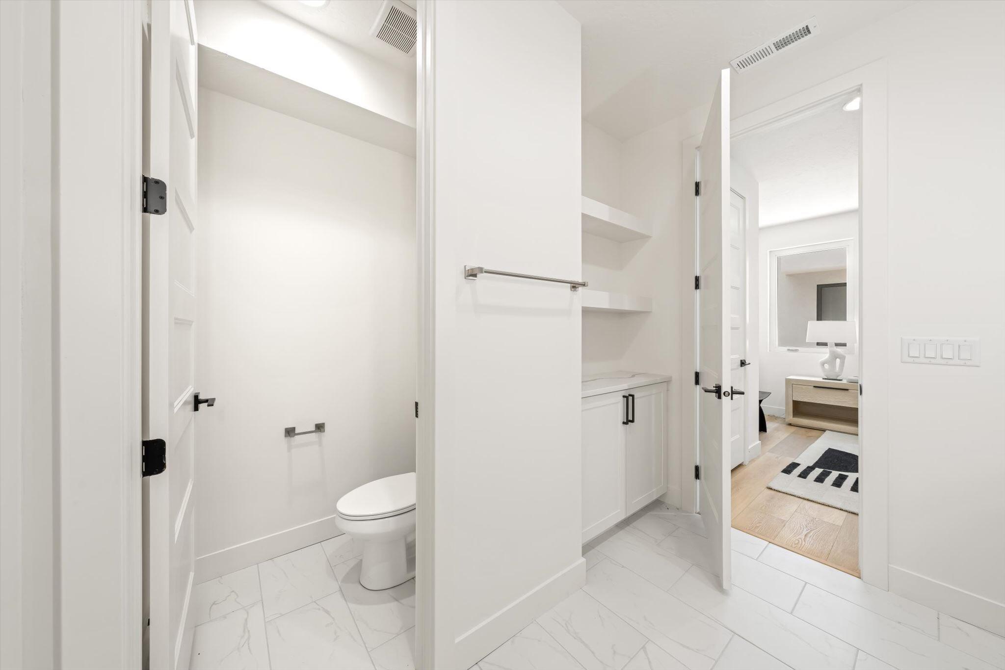 LEDGES OF SG HILLCREST - Residential