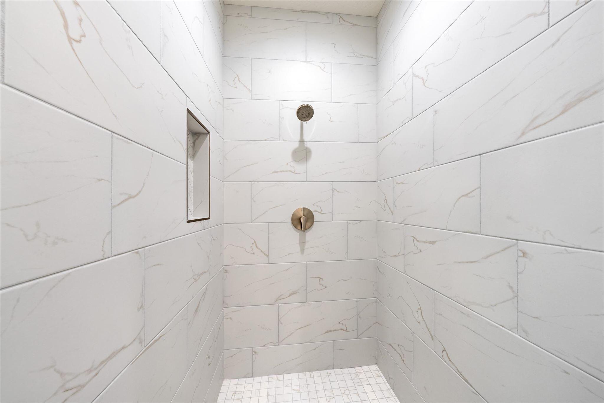 LEDGES OF SG HILLCREST - Residential