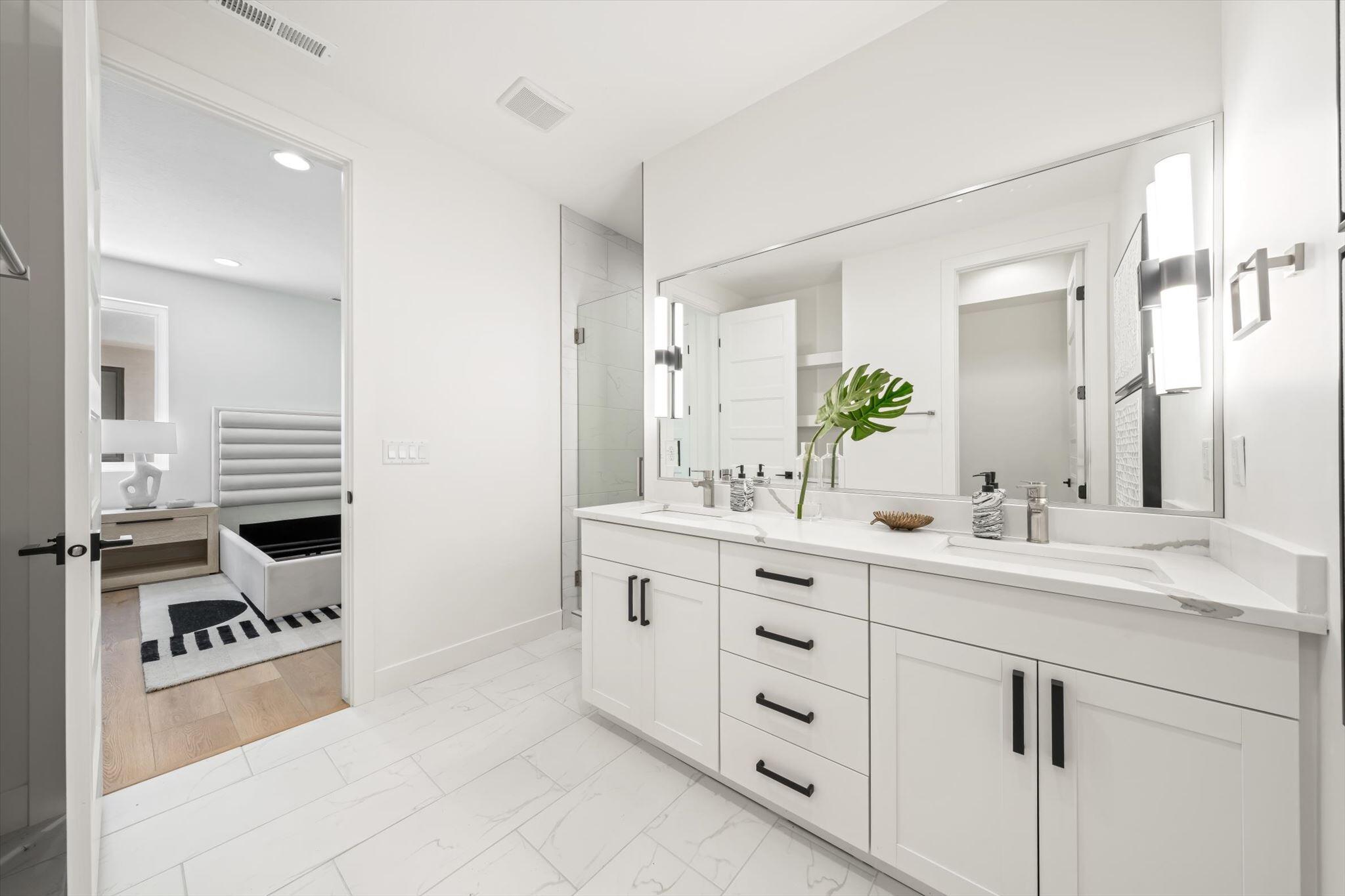 LEDGES OF SG HILLCREST - Residential
