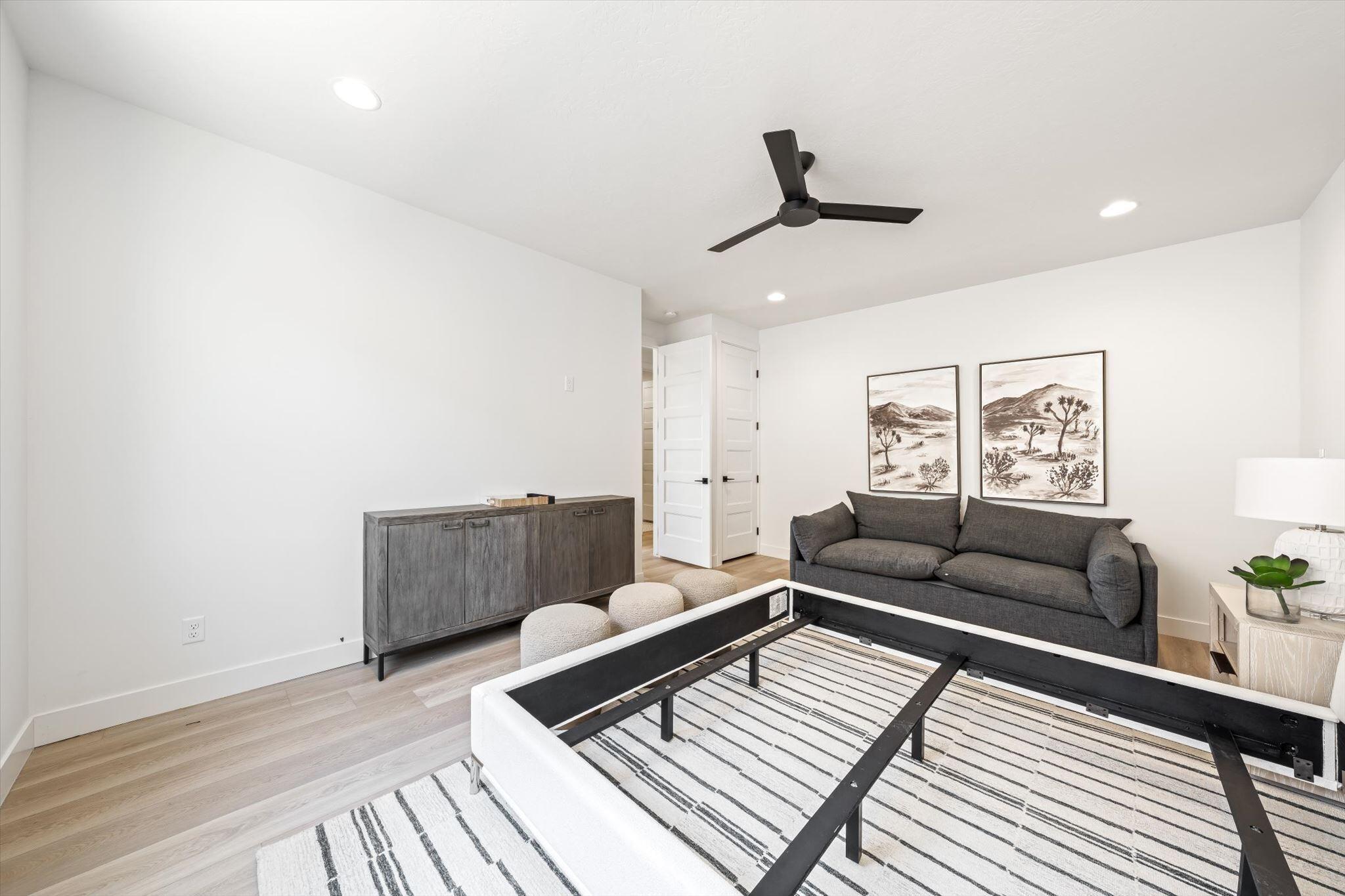 LEDGES OF SG HILLCREST - Residential