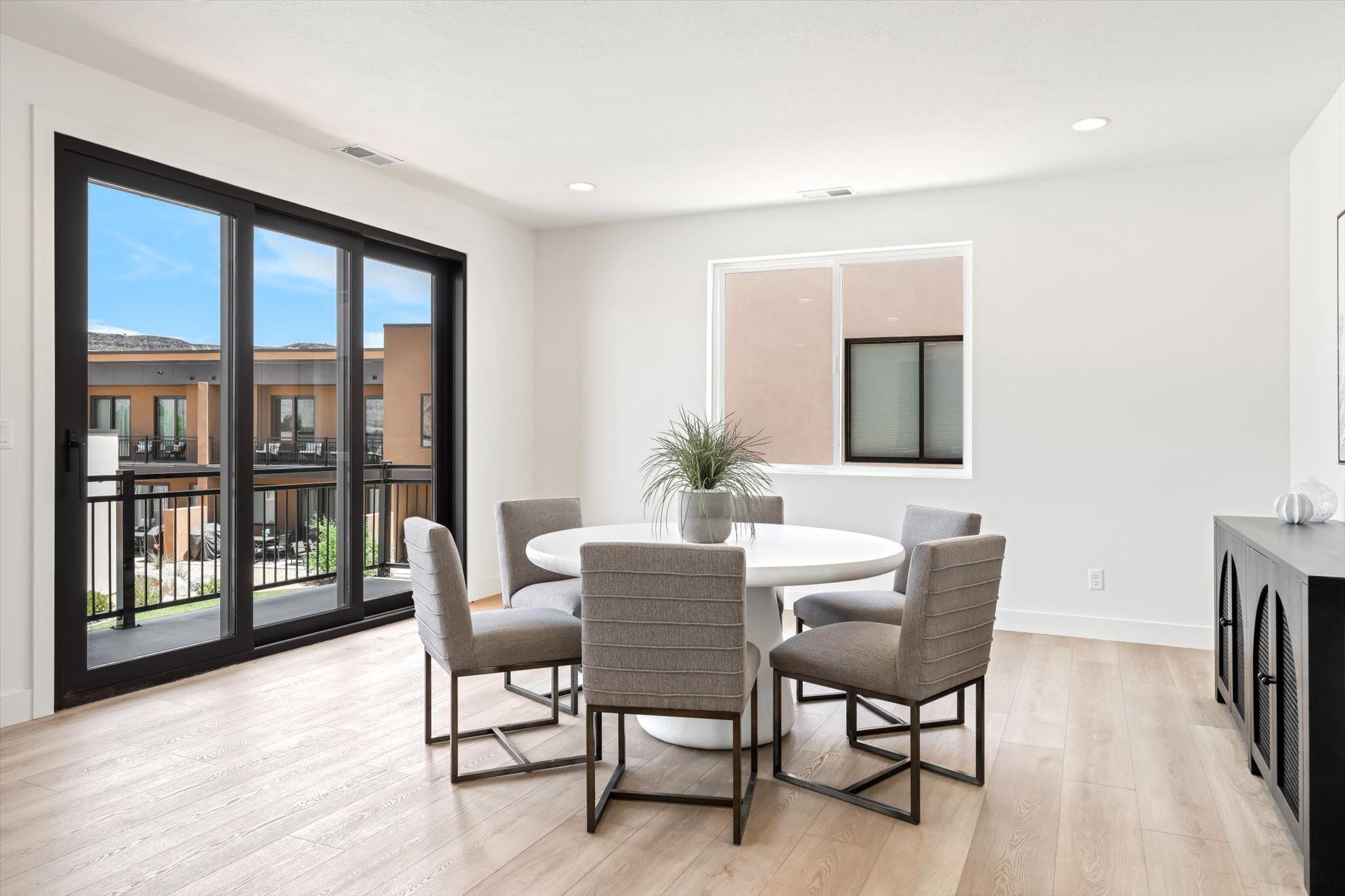 LEDGES OF SG HILLCREST - Residential