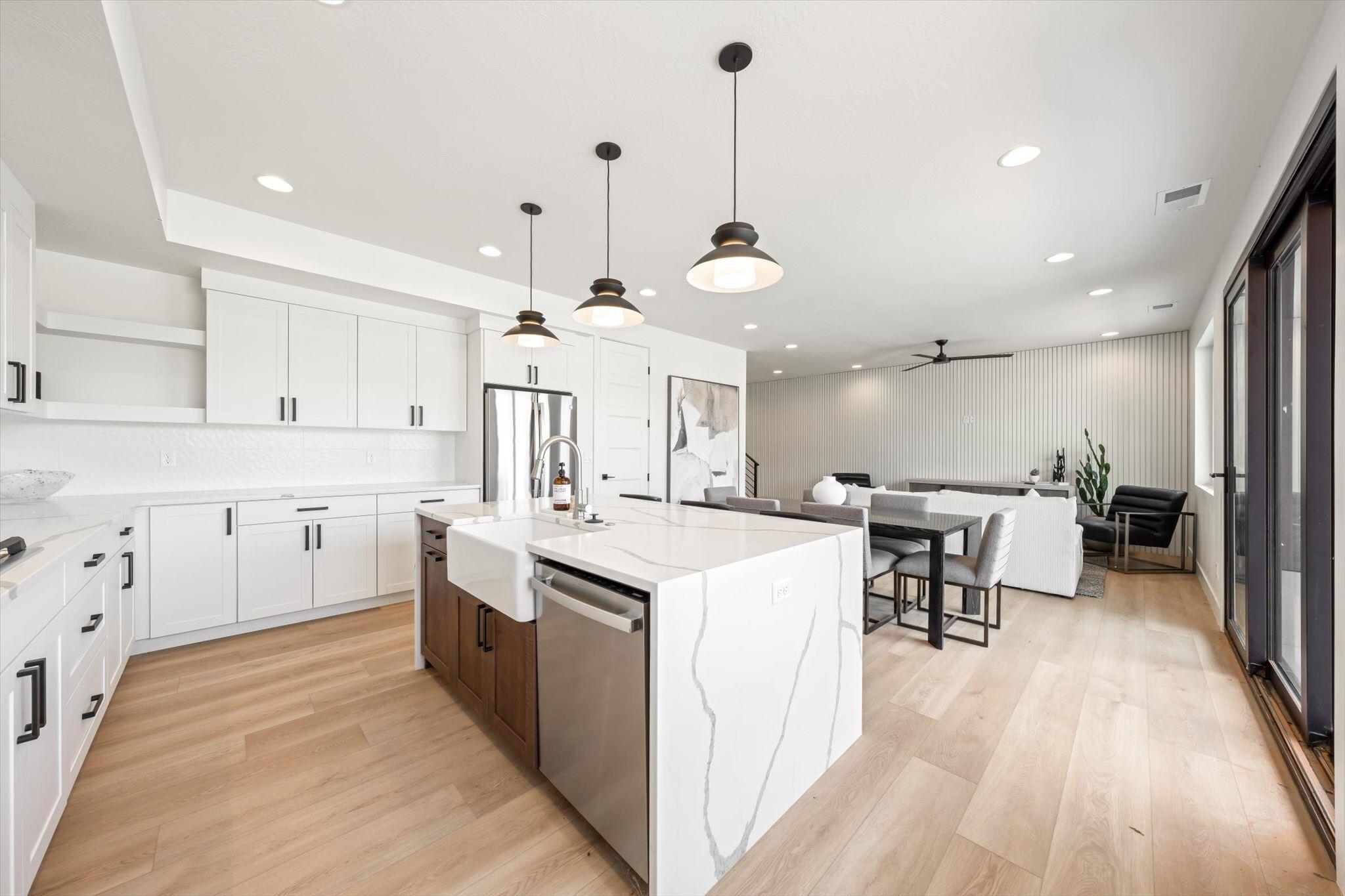 LEDGES OF SG HILLCREST - Residential