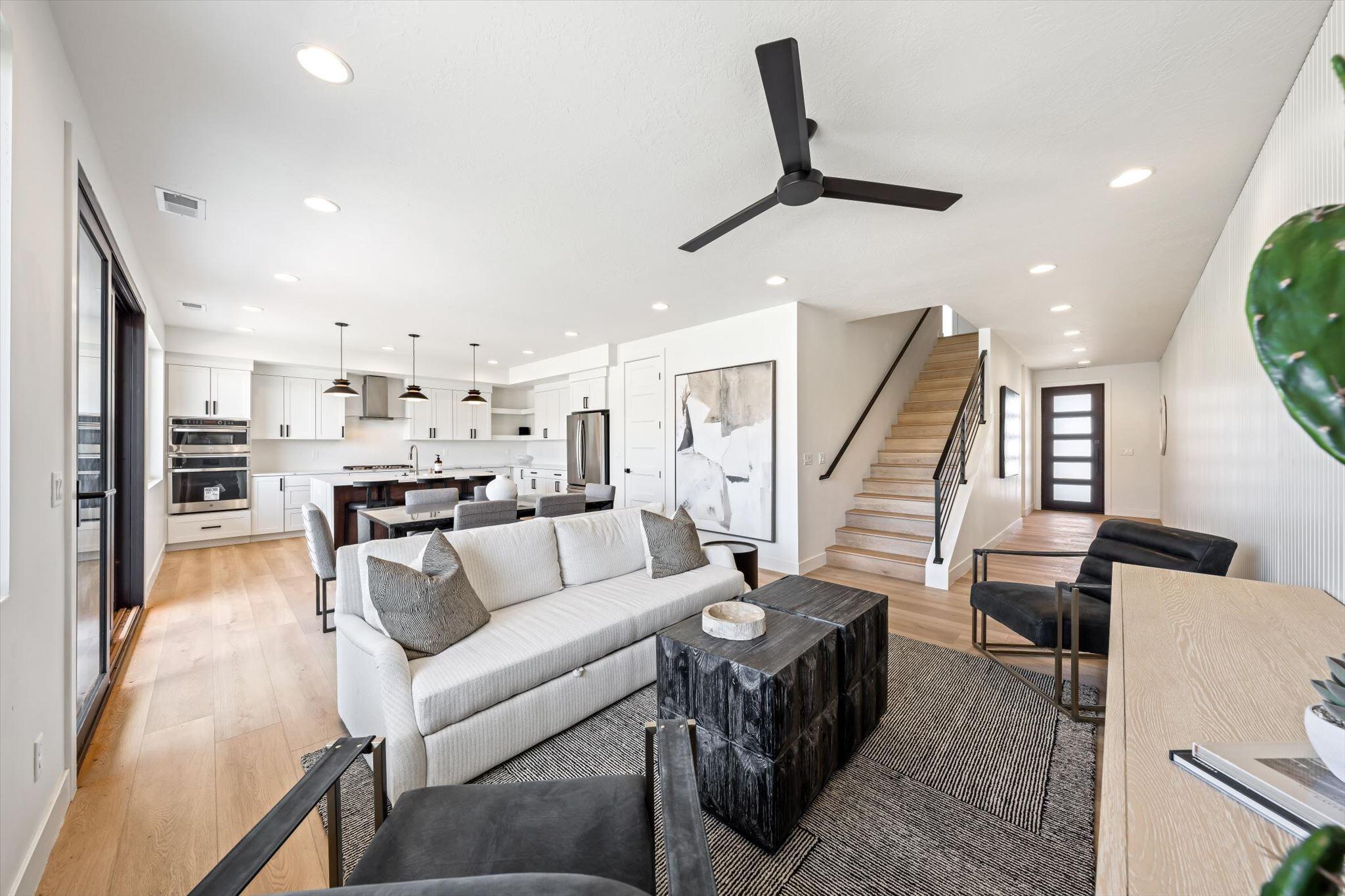 LEDGES OF SG HILLCREST - Residential