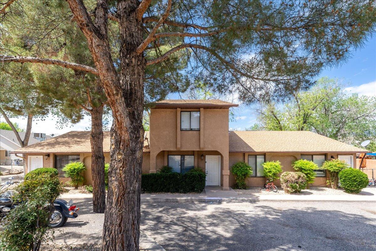 HURRICANE TOWNSITE - Residential Income