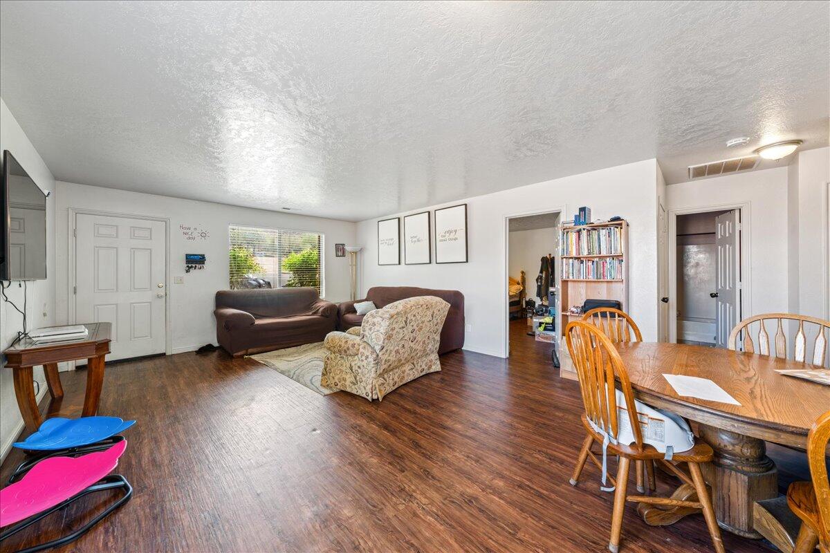 HURRICANE TOWNSITE - Residential Income