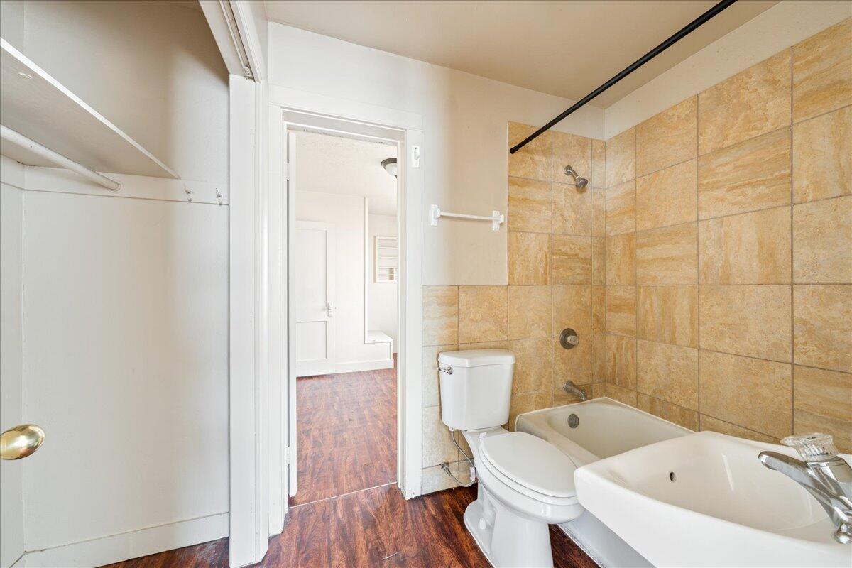 HURRICANE TOWNSITE - Residential Income