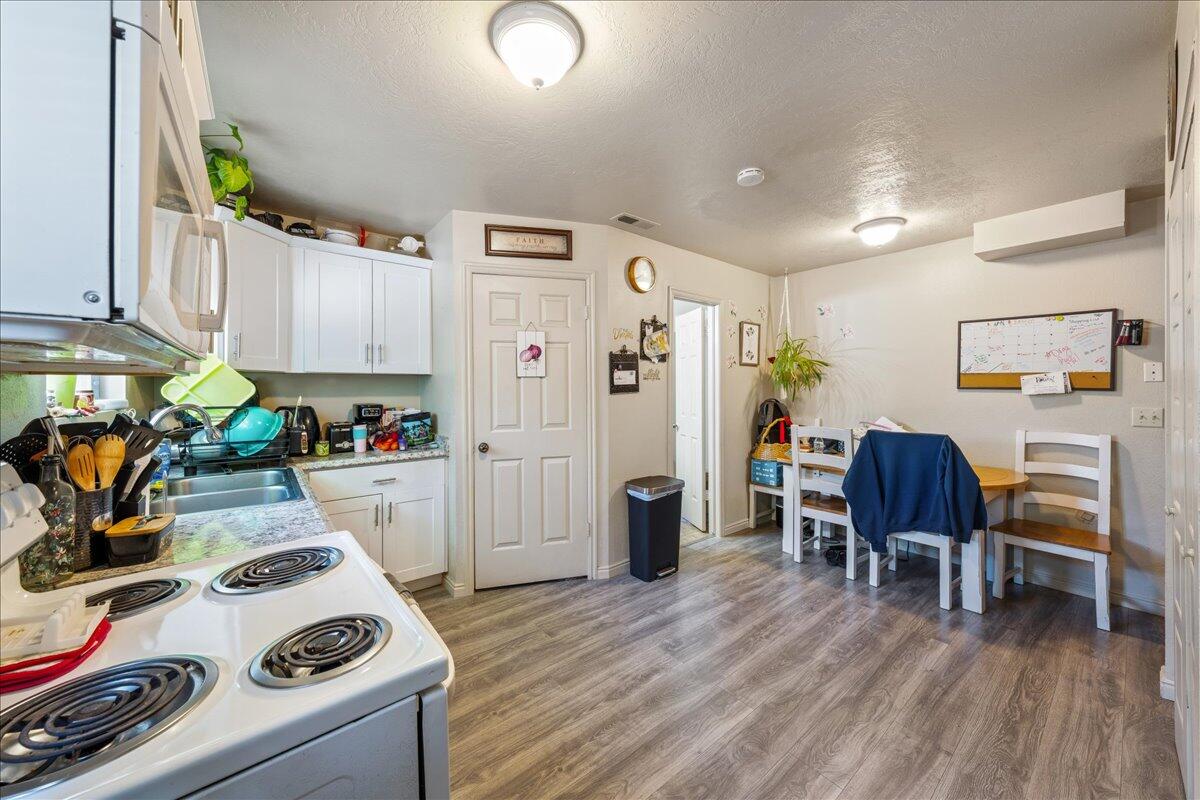 HURRICANE TOWNSITE - Residential Income