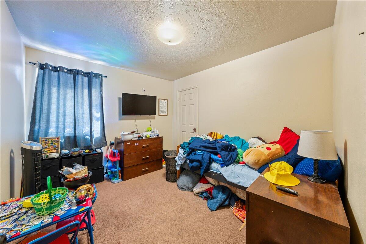 HURRICANE TOWNSITE - Residential Income