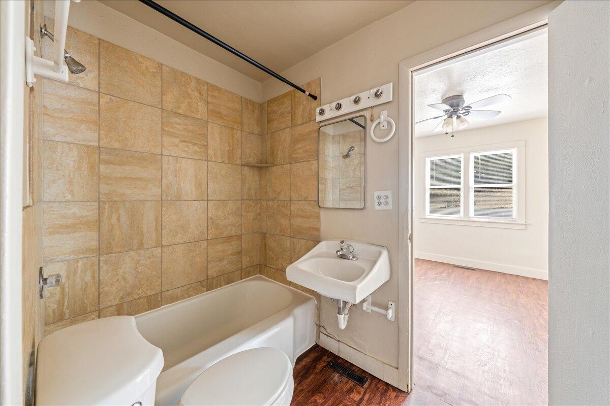 HURRICANE TOWNSITE - Residential Income