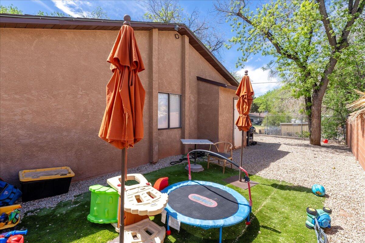 HURRICANE TOWNSITE - Residential Income