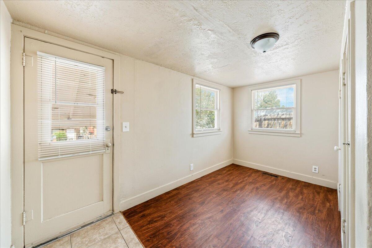 HURRICANE TOWNSITE - Residential Income