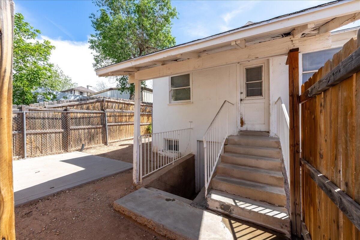 HURRICANE TOWNSITE - Residential Income