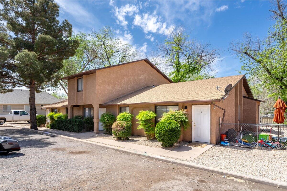 HURRICANE TOWNSITE - Residential Income